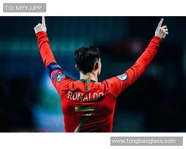 历代十大足球巨星排名及其影响力解析